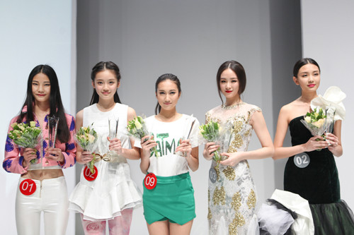 关美琳、彭思雨、孙伊涵、李书瑶、王艺