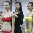 这么寒冷的冬季，她们在做什么？