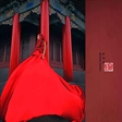 中国红大热 汤荣婷倾情演绎“红衣美人”