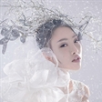罗子欣化身冰雪女王 时尚大片展迷人气质