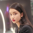 模特孙伊涵演绎TF落樱甜情香水广告大片 美到“犯规