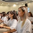 模特新人如何完美驾驭高跟鞋，走出超模自信气场