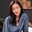 想当“超模”有多难？看刘雯转身后的“蝴蝶骨”：堪称模特的翅膀
