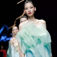 新面孔超模刷脸北京时装周，在时尚与传统间，演绎国风国潮的魅力（上）